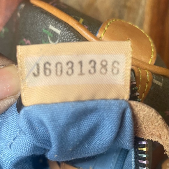 Dooney & Bourke Y2K "IT" Monogram Barrel Vintage Rainbow Bag - Picture 14 of 16